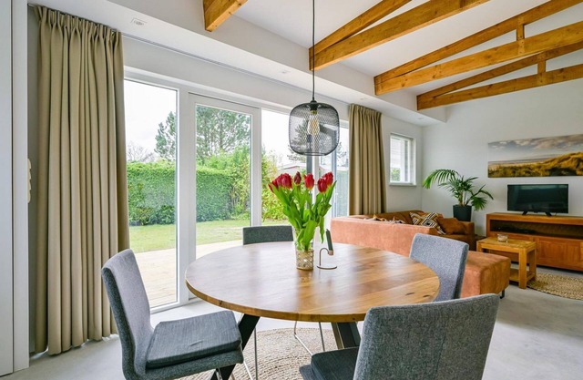 Recent Volledig Gerenoveerd Vakantiehuis met een Heerlijke Riante Tuin