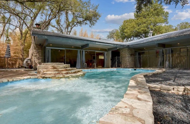 Reclusive Hidden Gem with Pool & Lush Landscapingn