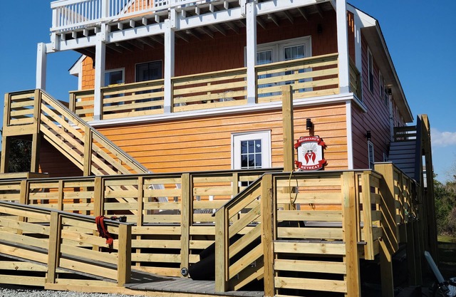 Red Beard's Retreat Suite 2: Cozy 1QBR 1Bath, Queen sleeper sofa