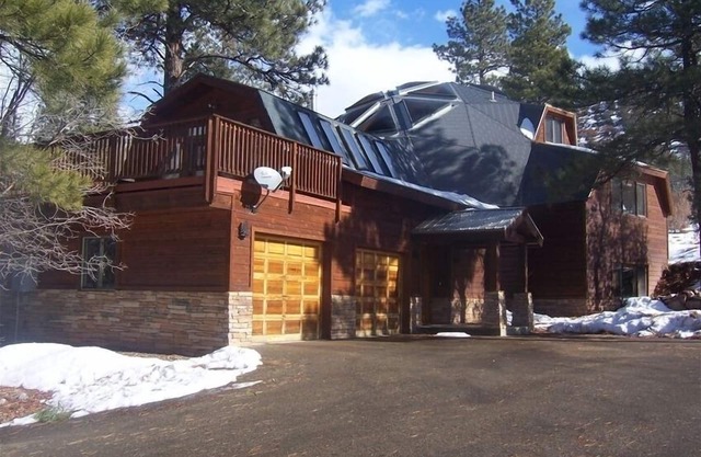 Red Cliff Guest House. Families, Ski, Or Corporate Retreat
