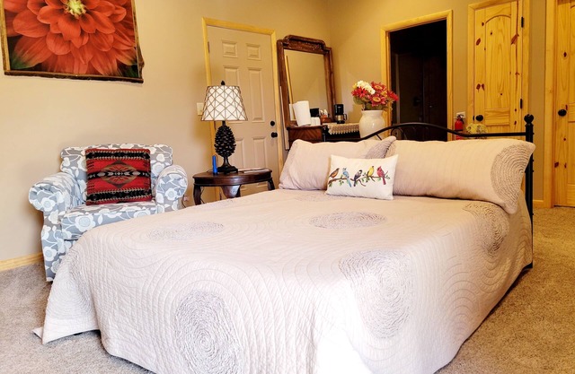 Redbird Nest Studio Charming Location