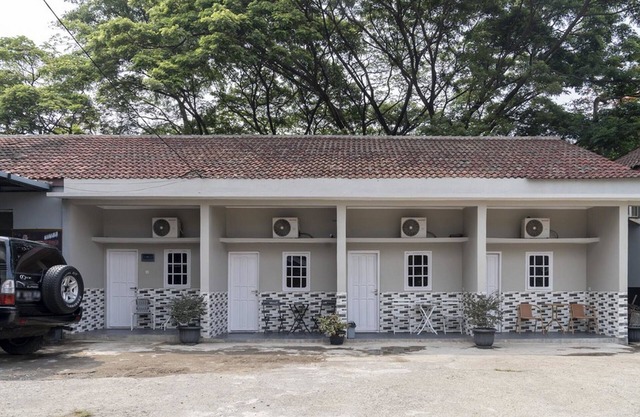 RedDoorz Plus near Tambun Station