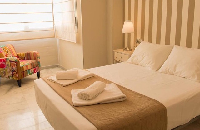 REDIND 2 BEDROOMS