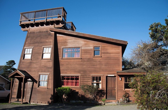 Redwood Tower with WiFi in charming Mendocino