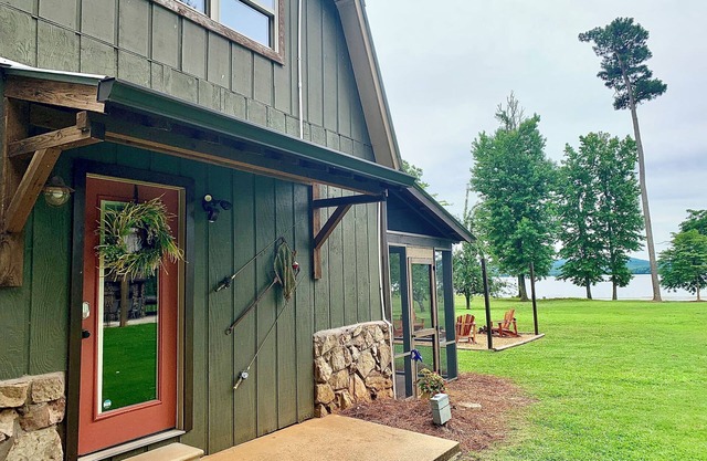 Reel ‘em Inn - Guntersville Lake Waterfront Retreat for the Family and Fisherman