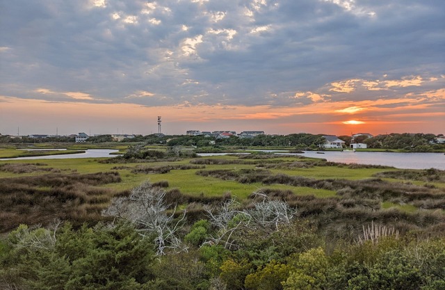 Reelin' Inn - Hatteras; Spectacular Sunsets, Dog friendly, WiFi, and Hot tub!