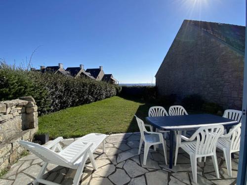 REF 007 Maison vue mer trois chambres sept personnes avec jardin KERMOR ARZON