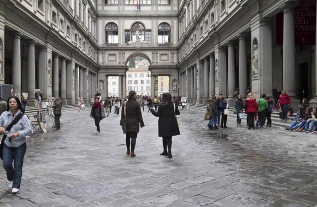 Refined 2-Bedroom Apartment with Stunning Views in Florence's Heart