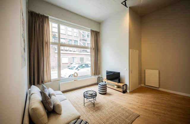 Refined Retreat 2BDR Apartment BSH27