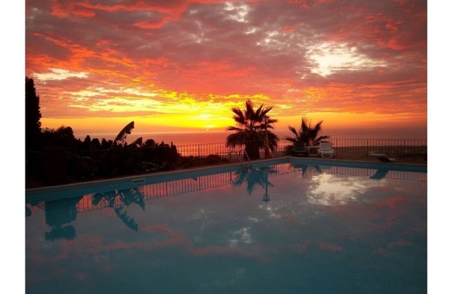 REFINED - VERY PANORAMIC APARTMENT IN A VILLA WITH POOL