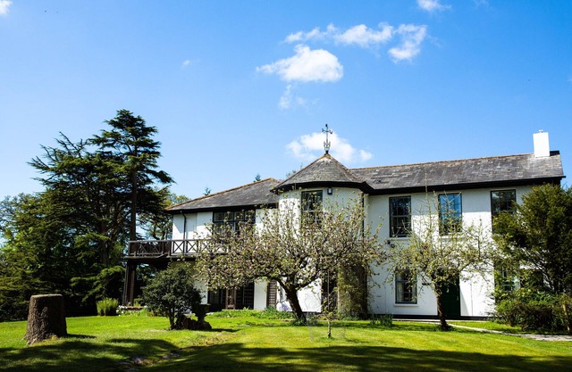 Regency Elegance Combined With Modern Conveniences