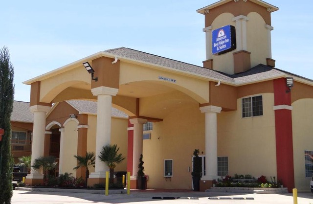 Regency Inn & Suites - Baytown