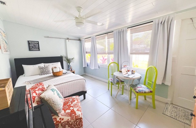 Relax by the sea! One-bedroom Lake Worth Beach studio near Palm Beach