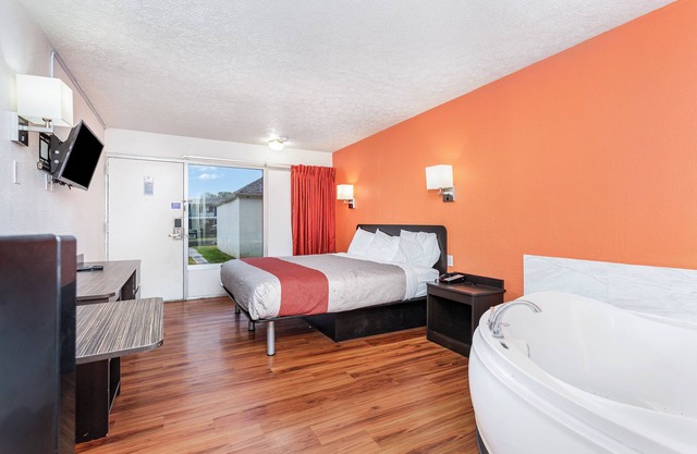 Relax Inn by OYO Columbus OH I 70