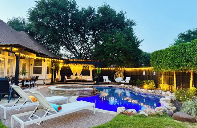 Relax & Play, Frisco Getaway, Saltwater Pool, FREE Heated Spa