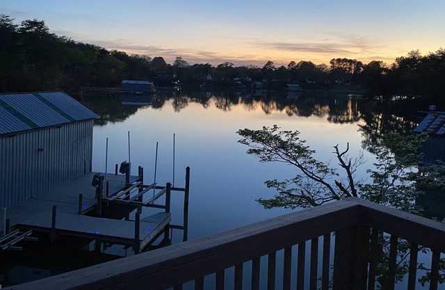 Relax & Refresh w/ Deck, Boathouse, Kayaks, Ping Pong...bring your boat!