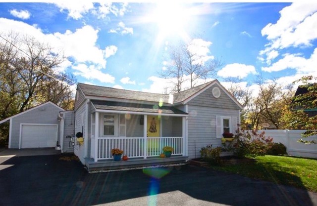 Relaxed South End Rockland Bungalow, 5 minute walk from downtown