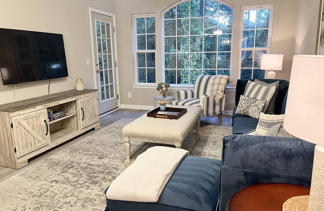 Relaxing 3BR Beauty True Blue Golf Pawleys Island Balcony, Beach Pools & Spa