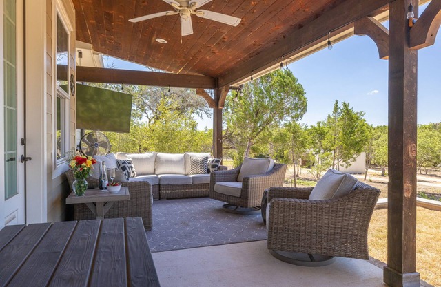 Relaxing Austin Stay | Charming House on 5 Quiet Acres