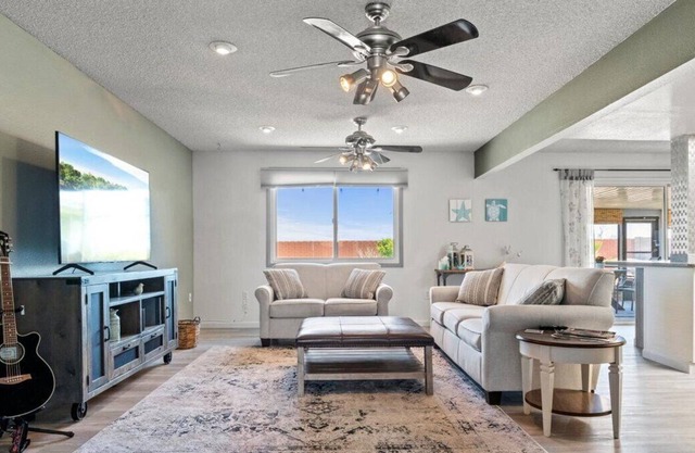 Relaxing Getaway In Sun City 55+ Golf Community!
