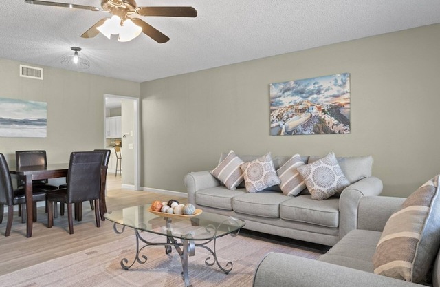 Relaxing Getaway In Sun City 55+ Golf Community!