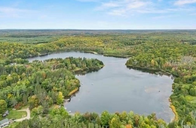 Relaxing Lake Home that is certain to create smiles and memories for all ages!