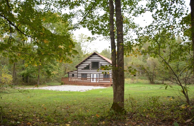 Relaxing Log Cabin Sleeps 6