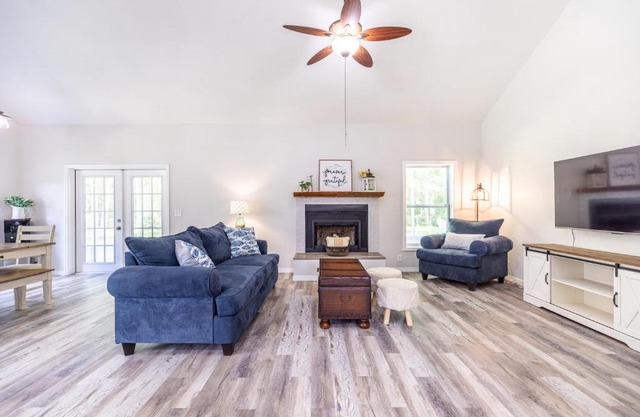 Relaxing Modern Farmhouse in Jupiter Farms. Family-and Dog-friendly!