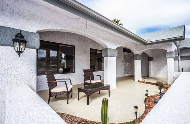 Relaxing Sun City West Stay 55+ Community