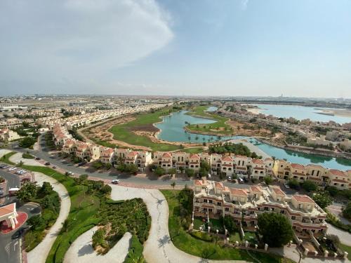 Relaxing, Swimming and Golfing in Al Hamra Village
