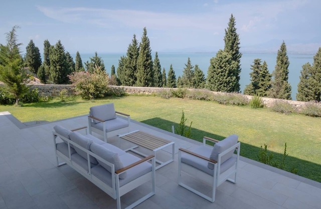 Relaxing Villa Amazing Lake View