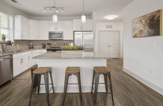 Reluxme Beautiful 2BR w/ Pool, Parking, Balcony