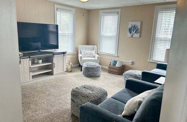 Remodeled 2 BR 2nd Fl Apartment in Hanover