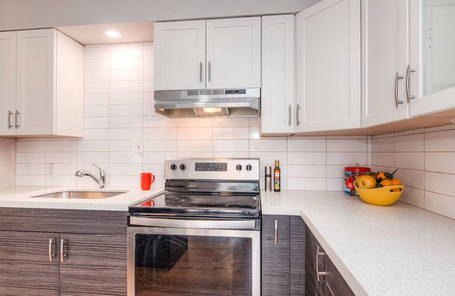 Remodeled 5 beds home with brand-new appliances