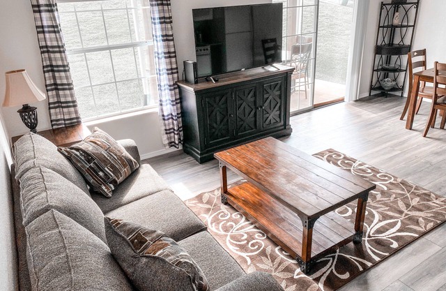 REMODELED: Condo, Minutes to Popular Attractions