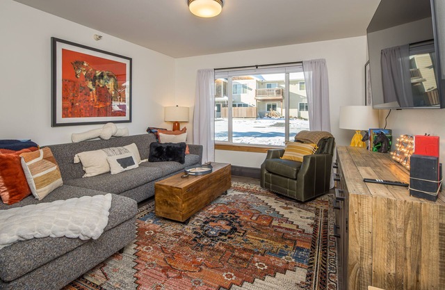 Remodeled, cozy condo near Big Sky Resort!