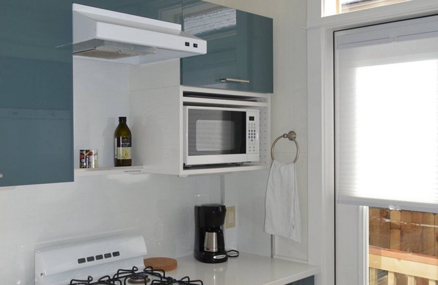 Remodeled flat for 2 in Washington Park