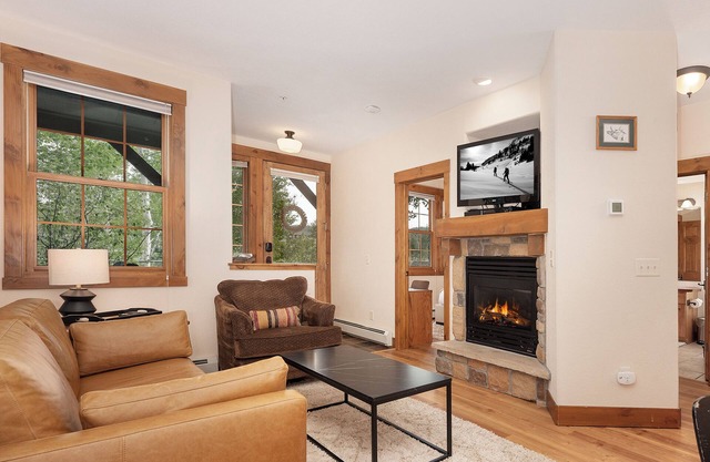 Remodeled Granby Ranch Condo - King Bed, Firepit, Walk to Lifts