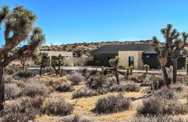 Ren House | Luxury Nature Retreat w/Pool & Spa