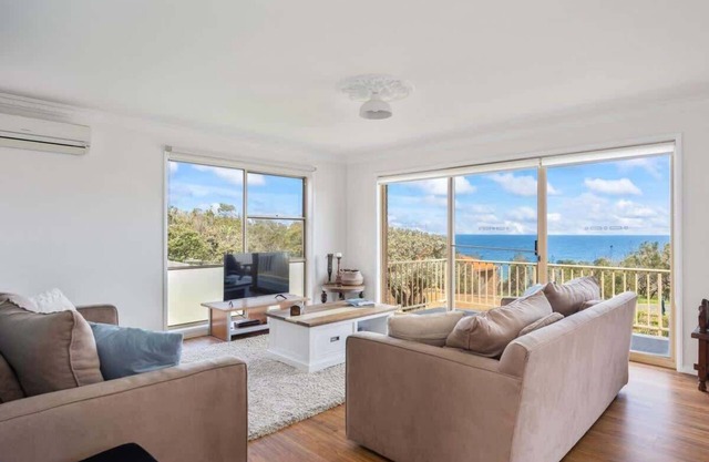 Rennies Beach Escape "Carinya"