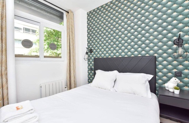Renovated 2BD apartment in Parc Belleville