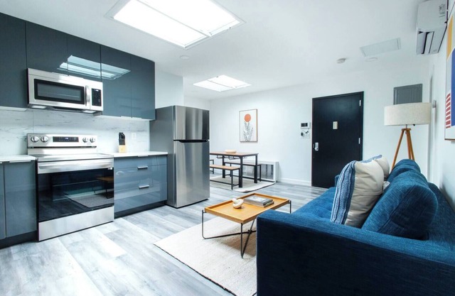 Renovated 2BR Loft Near Central Park