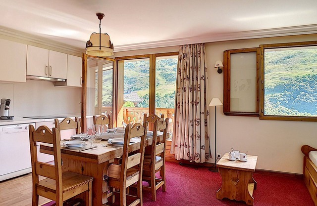 Renovated Apartment Near Slopes with Balcony, Sauna, Hammam, and Free WIFI