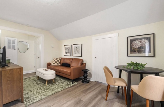 Renovated Apartment|Victorian Village|OSU