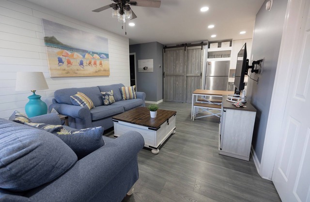 Renovated Condo w/Private Courtyard and Free WIFI