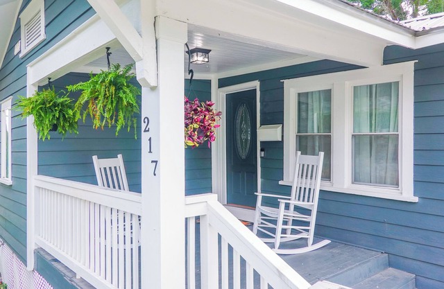 Renovated Cottage in Soda Pop District; 2 blocks to Hi-Wire & Bowstring