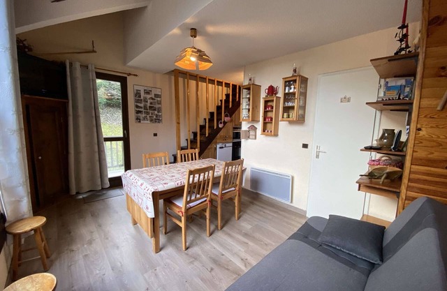Renovated duplex for 6 people with loggia near slopes