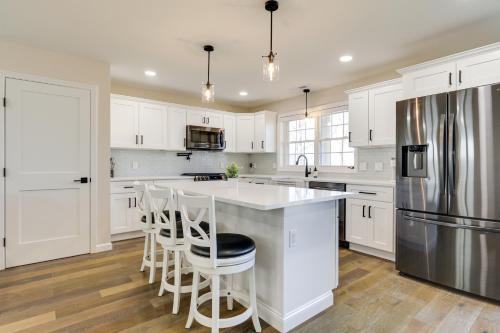 Renovated Family Home on Providence River!
