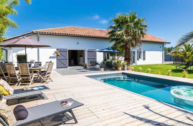 Renovated farmhouse near Hossegor (10 mins from the beaches)