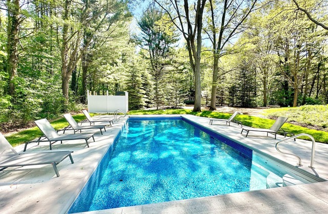 Renovated Golf Course Home w/Heated Private Pool, Hot Tub and Firepit